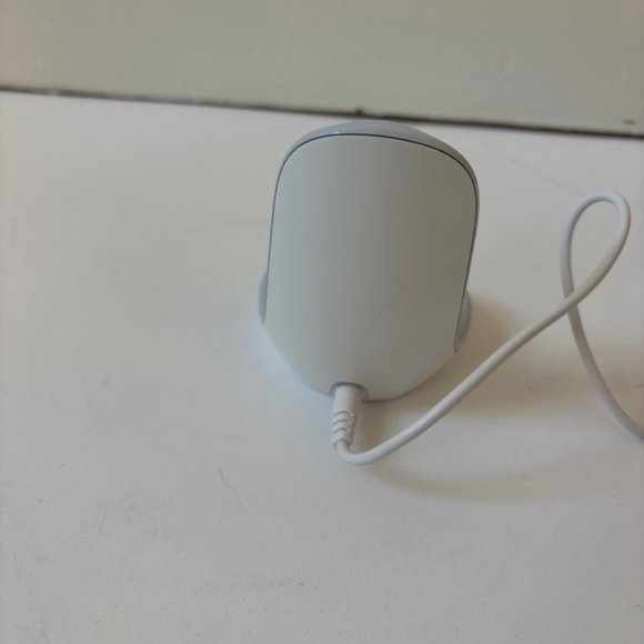 NuFACE Trinity Facial Toning Device + 10oz Aqua Gel Activator – Like New - Picture 6 of 7